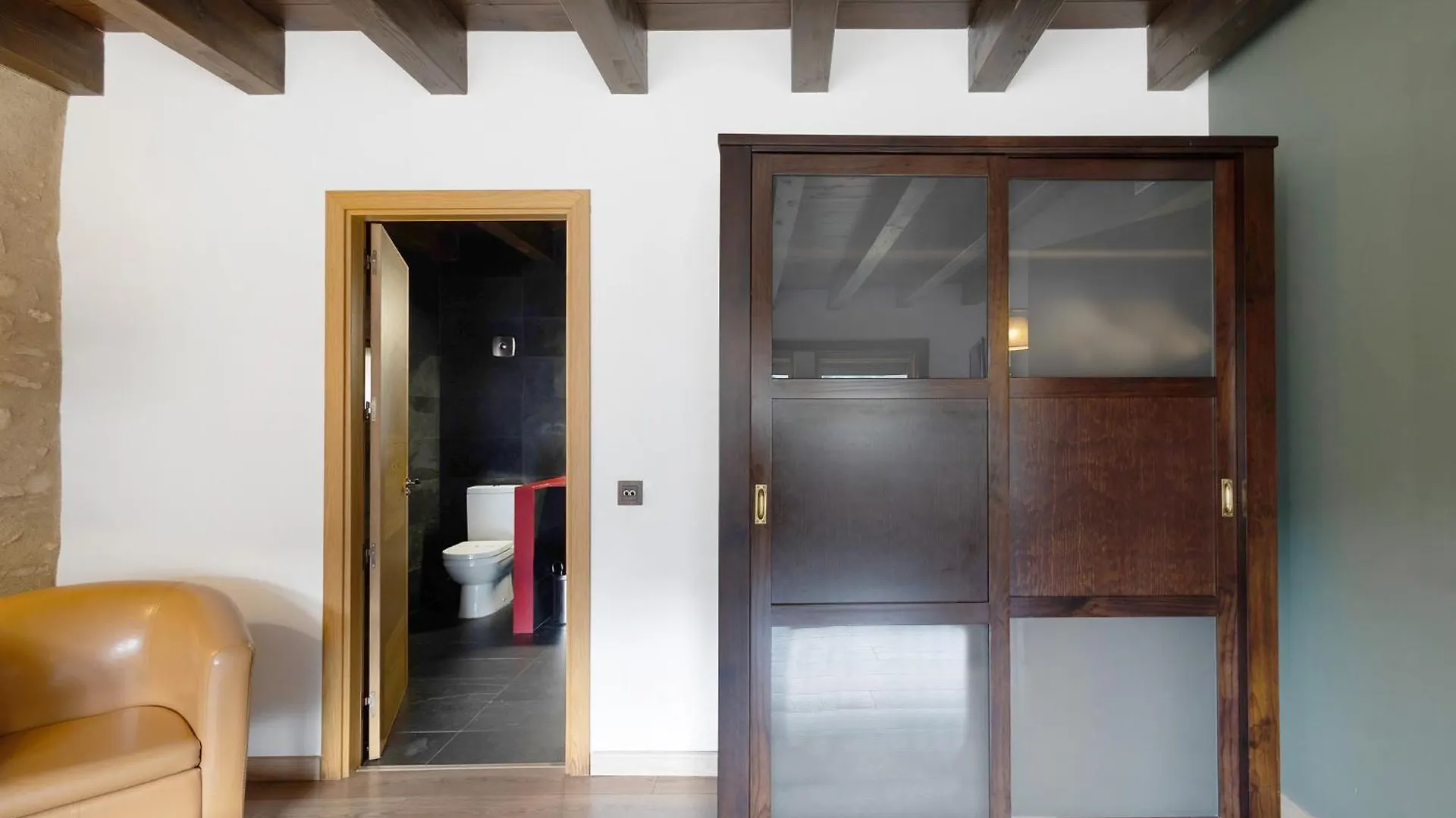 Hosteria 1848 - Suite Confort Toloriu 0*,  Spain